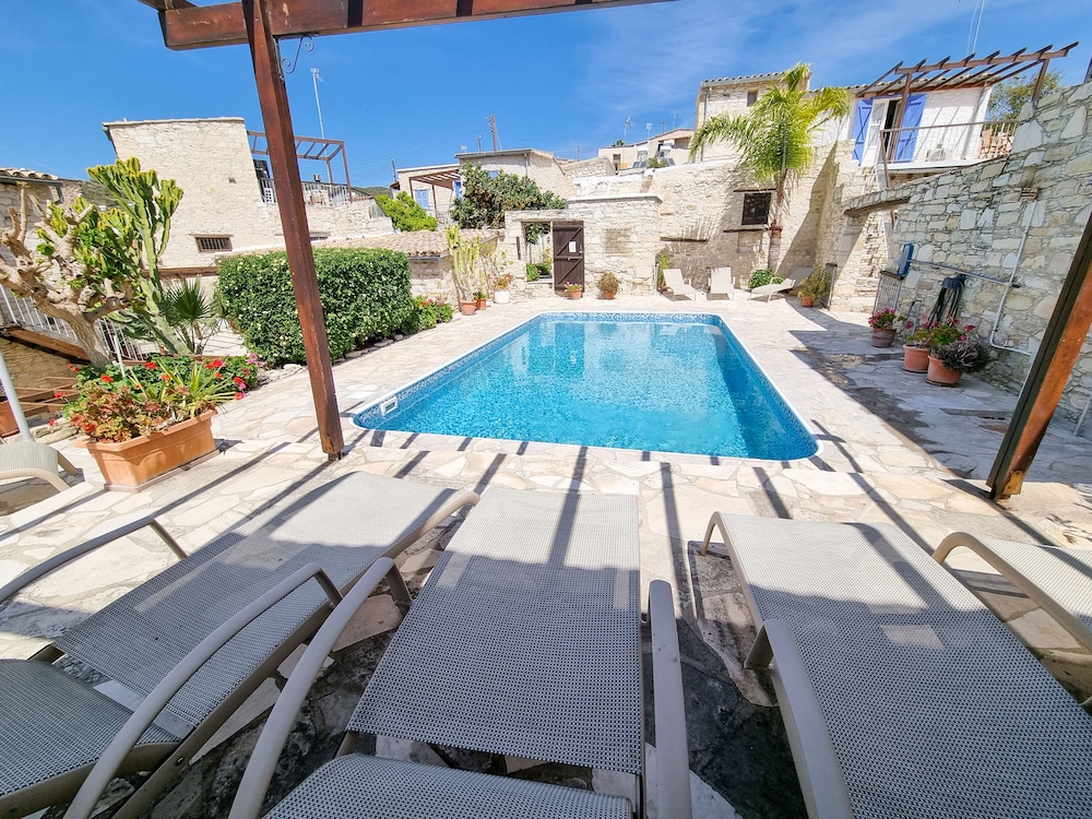 aphrodites pool retreat