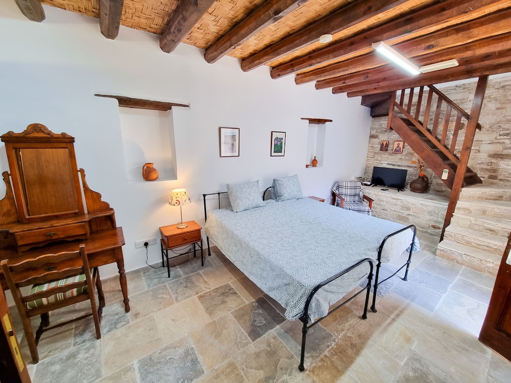 aphrodites pool retreat