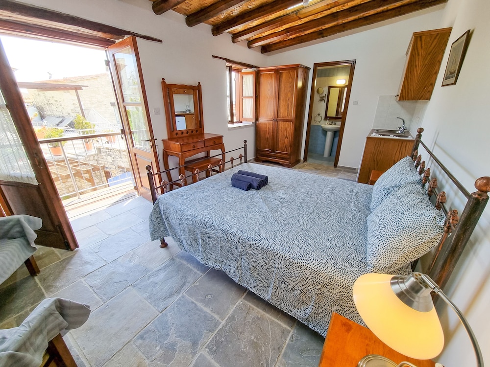 aphrodites pool retreat