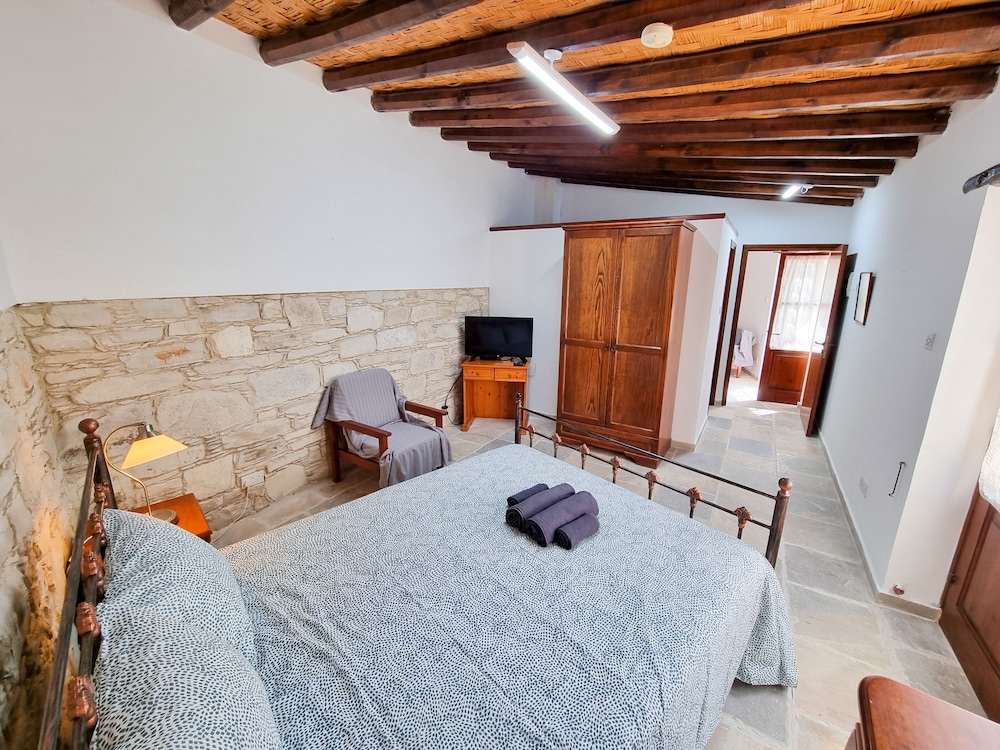 aphrodites pool retreat