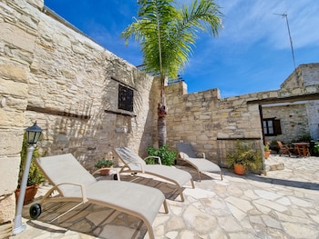 aphrodites pool retreat