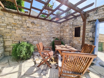 aphrodites pool retreat