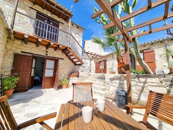 aphrodites pool retreat