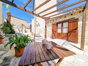 aphrodites pool retreat