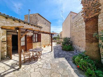 aphrodites pool retreat