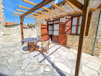 aphrodites pool retreat