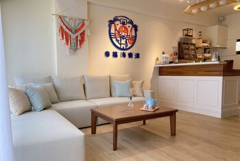 happienss sea surfing bandb