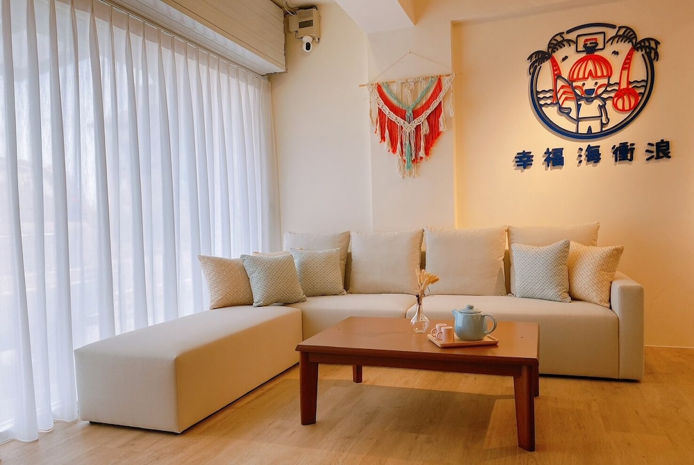 happienss sea surfing bandb