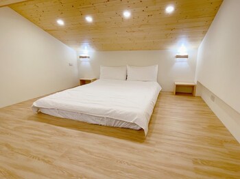 happienss sea surfing bandb