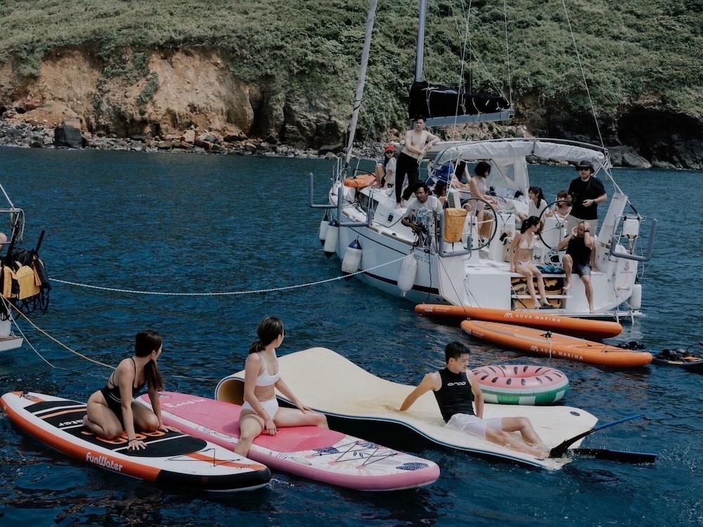 happienss sea surfing bandb