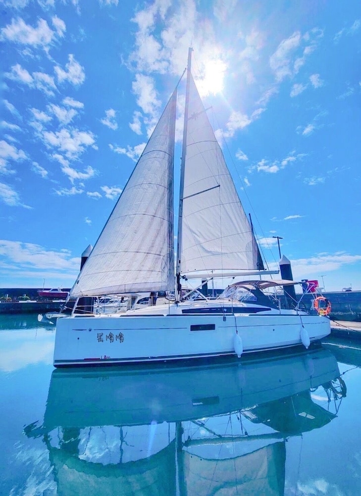 happienss sea surfing bandb