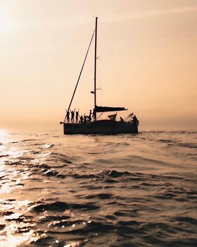 happienss sea surfing bandb