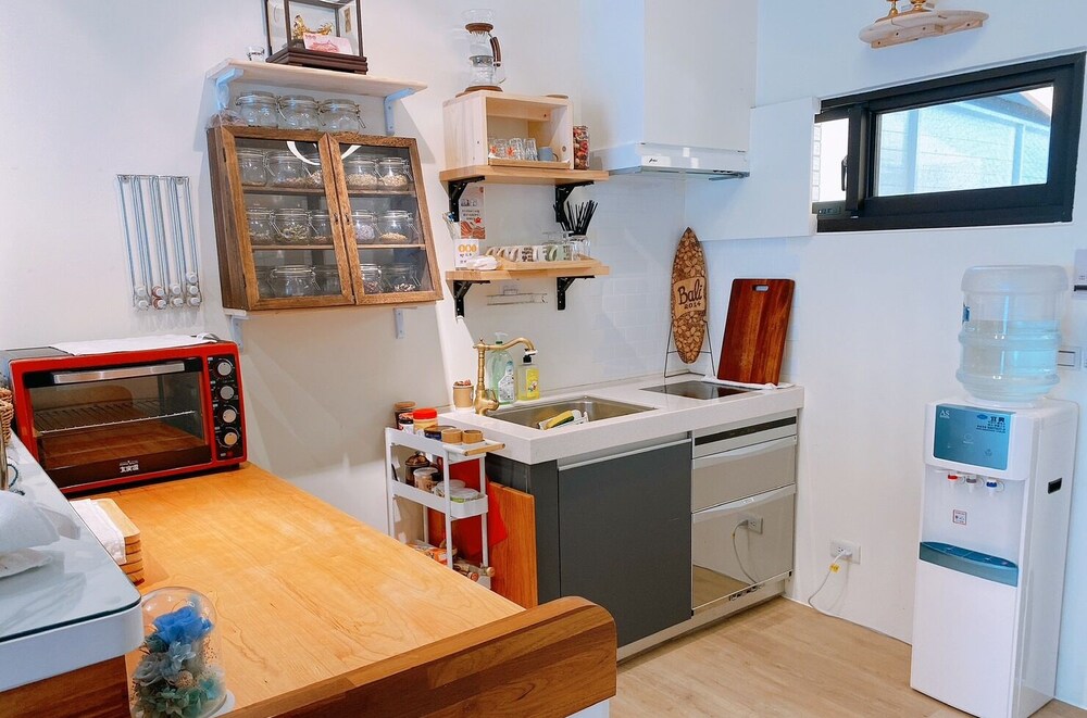 happienss sea surfing bandb