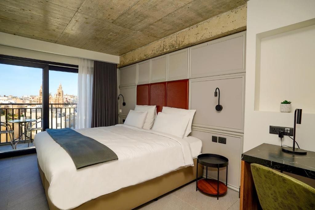 the londoner hotel sliema