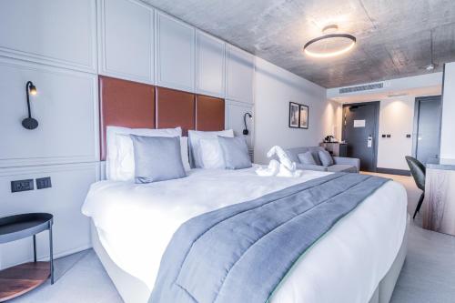 the londoner hotel sliema