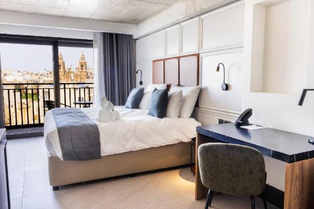 the londoner hotel sliema