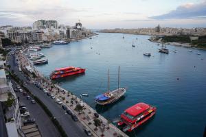 the londoner hotel sliema
