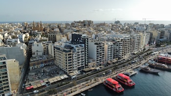 the londoner hotel sliema