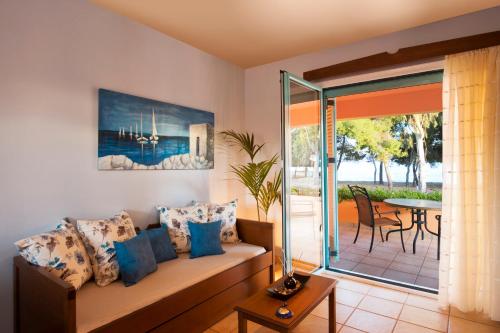 makis inn resort
