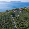makis inn resort