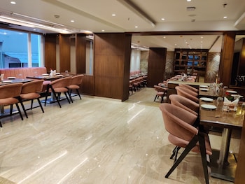 The Seven Hotel,India>>Nagpur,3 star