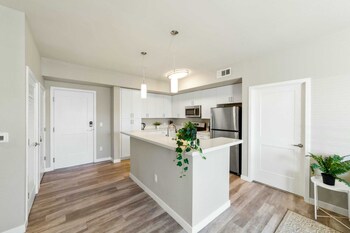 designer apt with jacuzzi pool mountain views