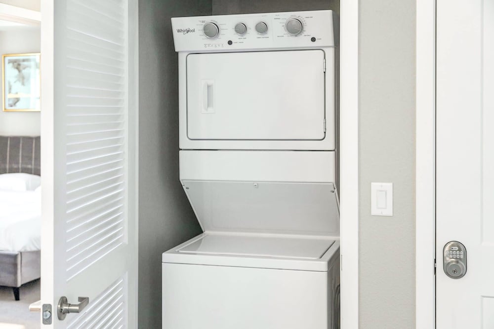 designer apt with jacuzzi pool mountain views