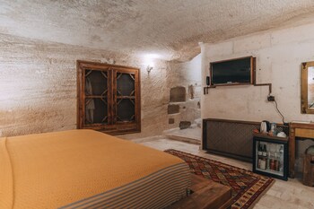 sora cave hotel