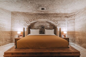 sora cave hotel