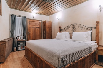 sora cave hotel