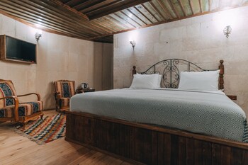 sora cave hotel