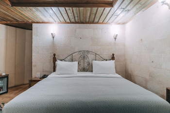 sora cave hotel