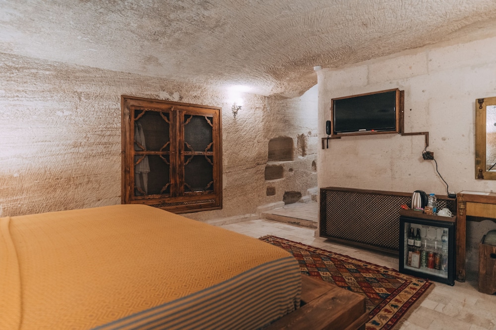 sora cave hotel