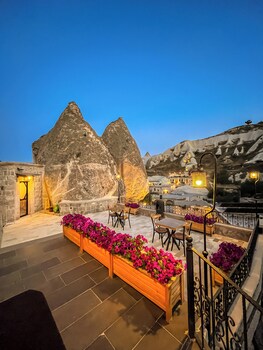 sora cave hotel