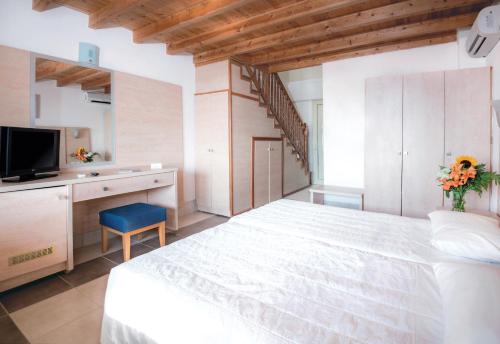 achilleas beach hotel