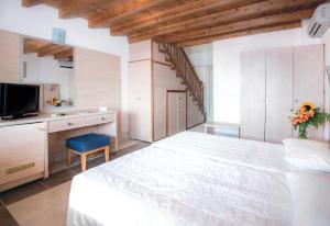 achilleas beach hotel