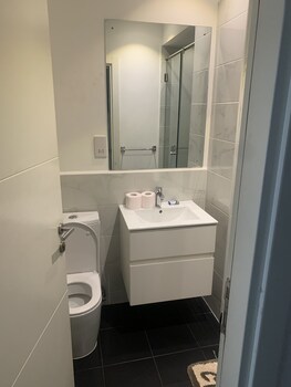 golden breeze suites