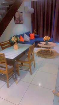 golden breeze suites