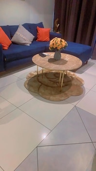 golden breeze suites