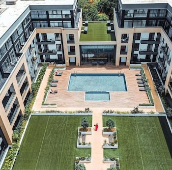 golden breeze suites