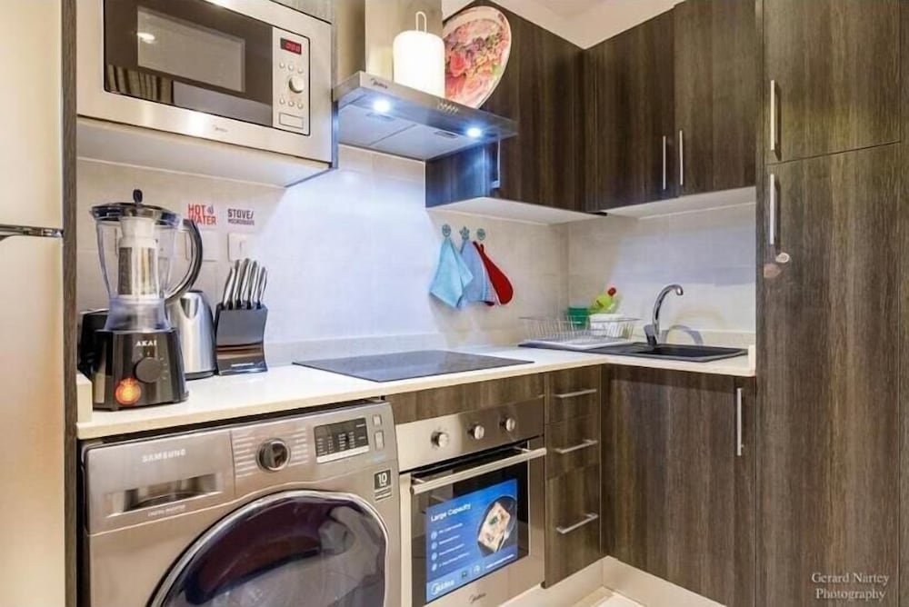 golden breeze suites