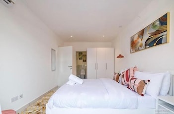 golden breeze suites