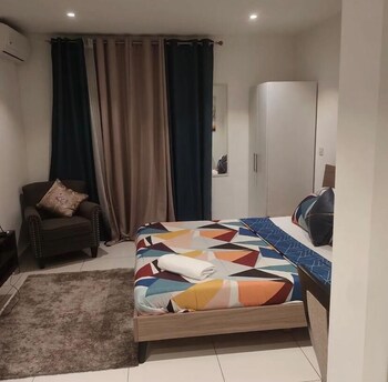 golden breeze suites