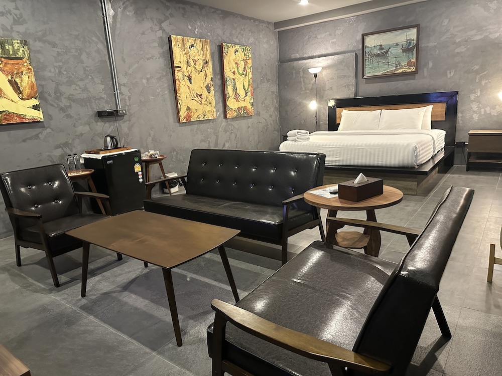 premier hostel chiang mai