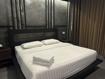 premier hostel chiang mai