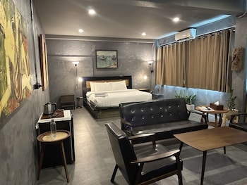 premier hostel chiang mai