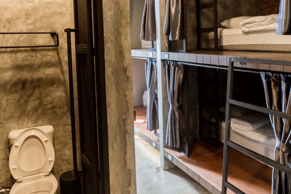 premier hostel chiang mai