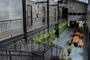 premier hostel chiang mai