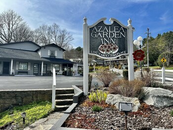 azalea garden inn