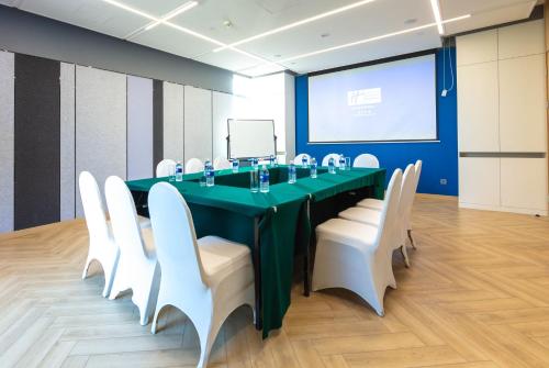 holiday inn express shanghai pudong airport an ihg hotel